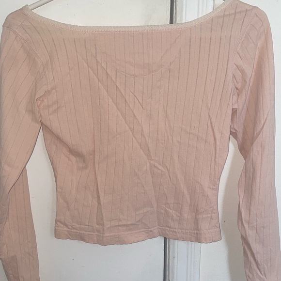 🪽 Light Pink Ribbed Button-Front Cropped Long Sleeve Top - Picture 3 of 3